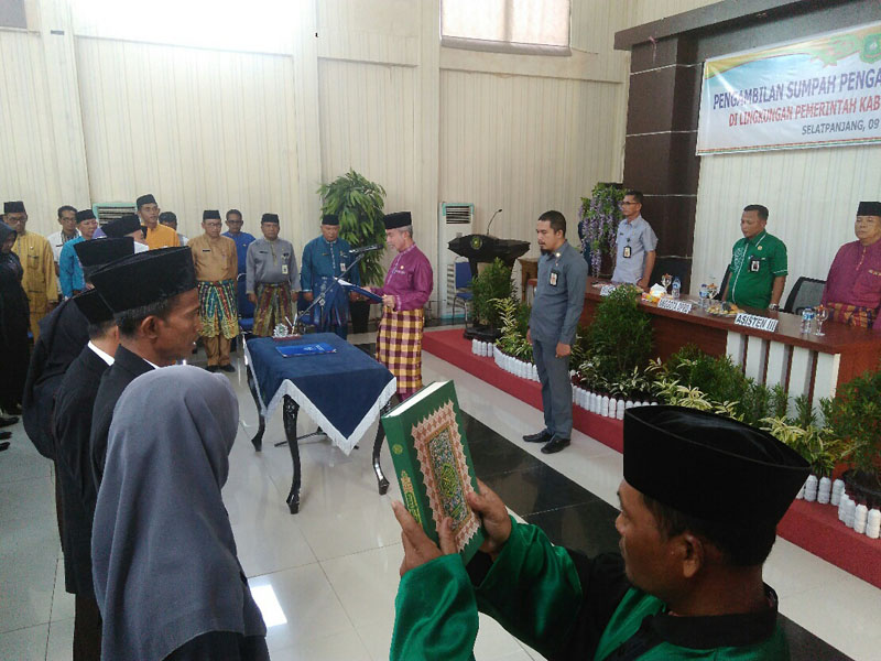 79 Kepala Sekolah Dilantik, Ini Pesan Plt Gubri